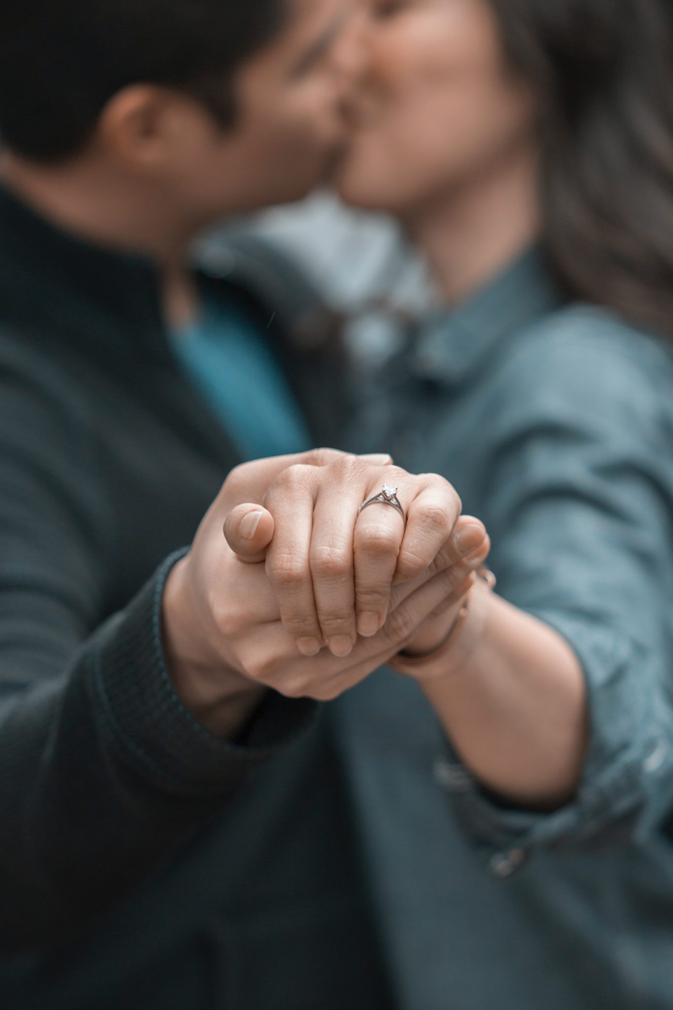 bekir-donmez-5DkV0r_NmMQ-unsplash Kuss nach Verlobung
