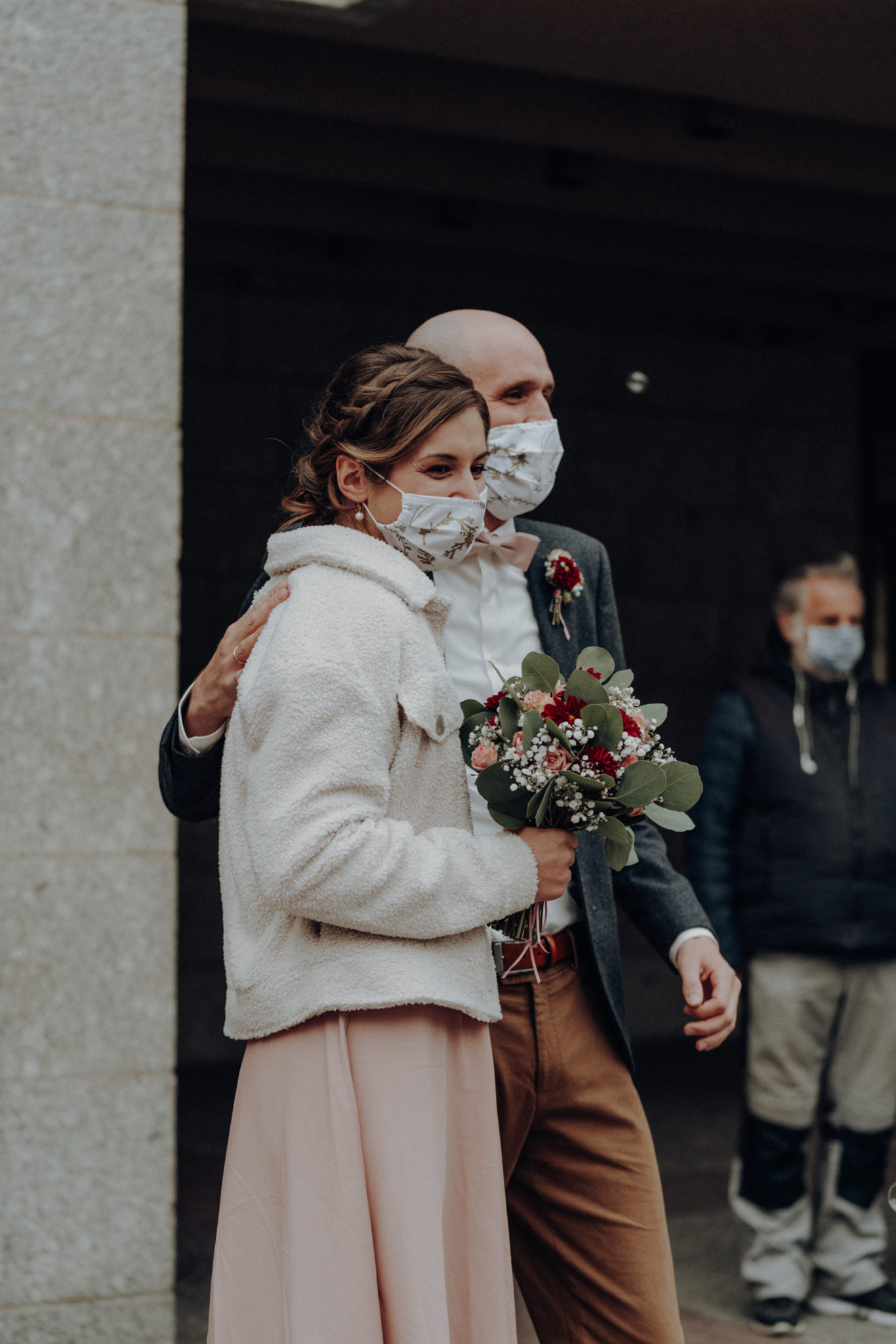 DSC09945 Nach der Hochzeit in der Rentkammer empfängt Paar Glückwüsnche