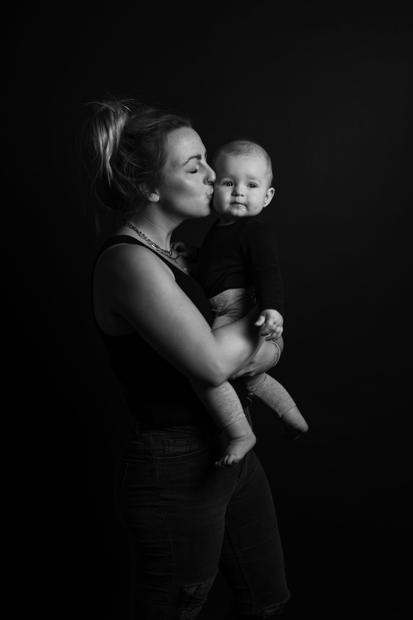73R08740-59 Familien Fotoshooting mit Baby