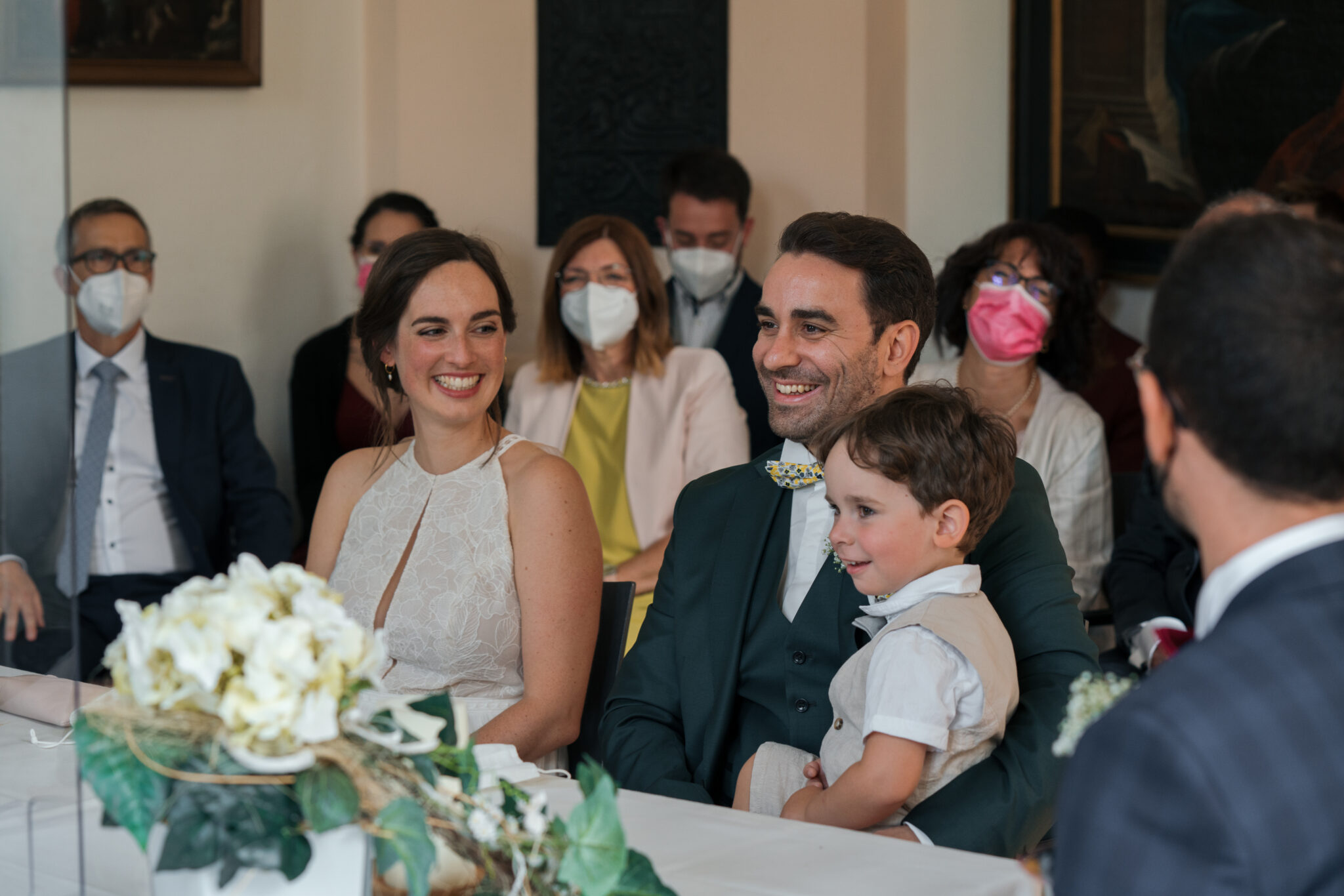 73R06790-2 Hochzeitspaar mit Sohn