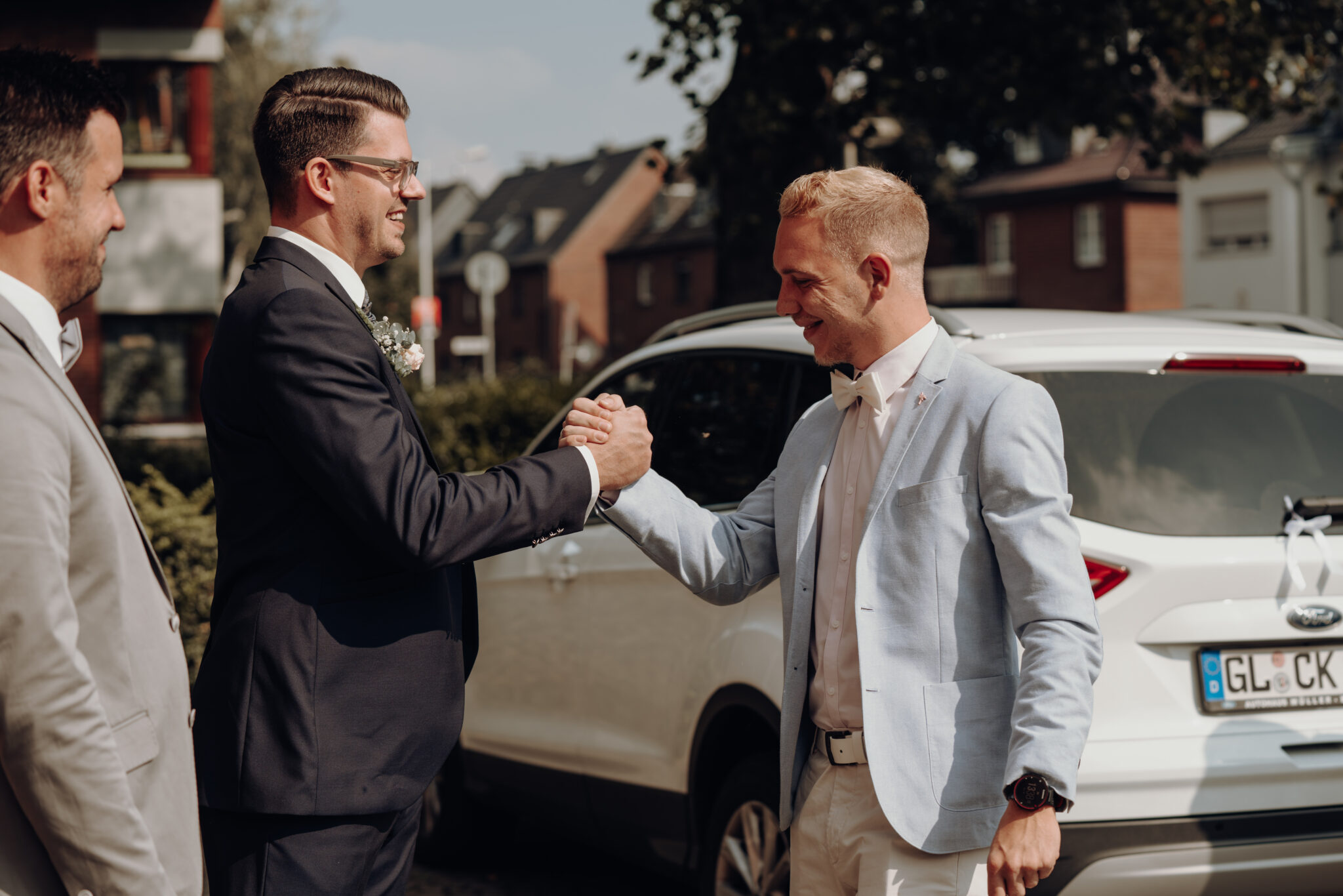 ANkunft Kirche Ankunft der Familien und Freunde des Hochzeitspaares