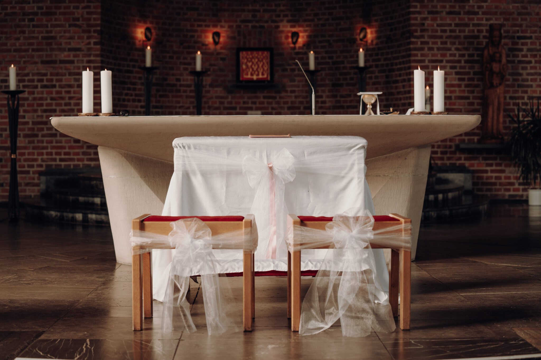 Location Kirche (3) Altar der Hochzeit