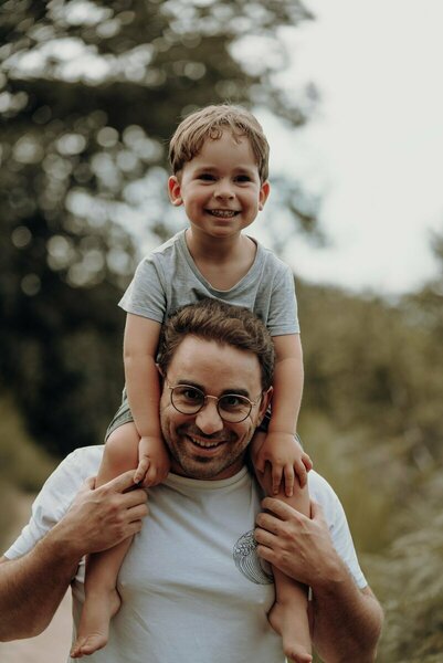 celFs2iofgi4tVBZF3wr Familien Fotoshooting Vater und Sohn
