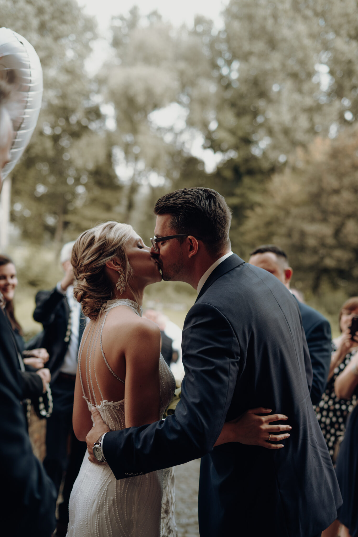 Fäden Fotos Hochzeitspaar Kuss nach Spiel