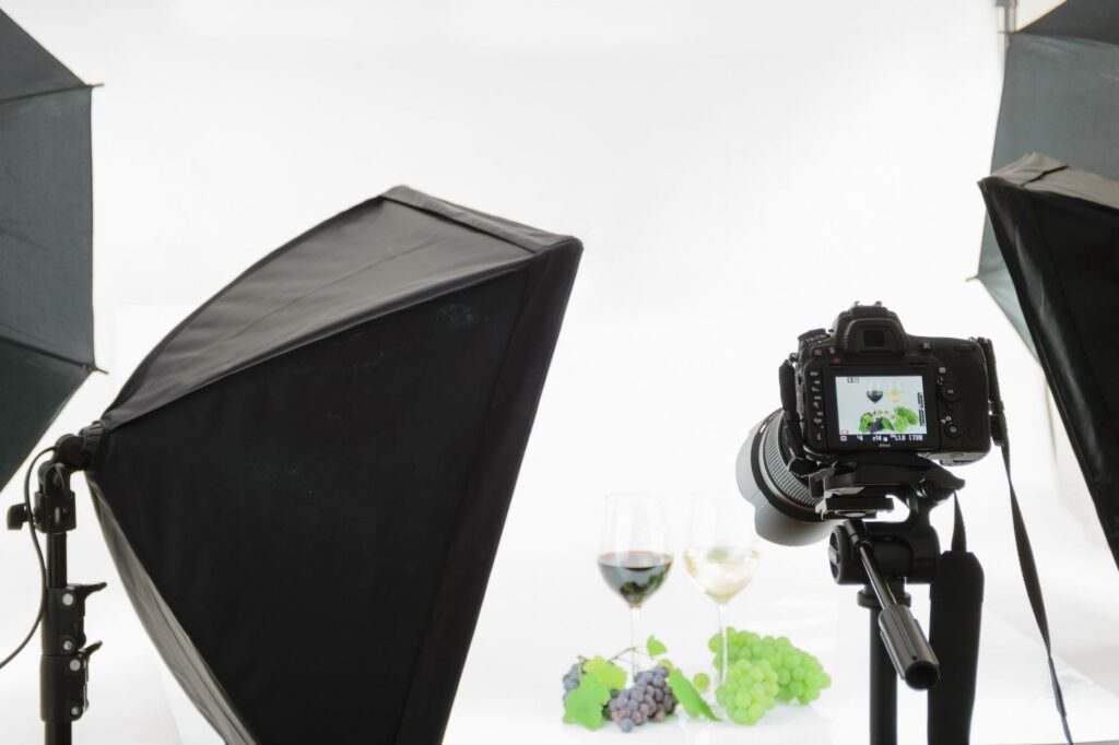 advertising-1867286_1920 Fotostudio Equipment, Softbox, Kamera im Studio