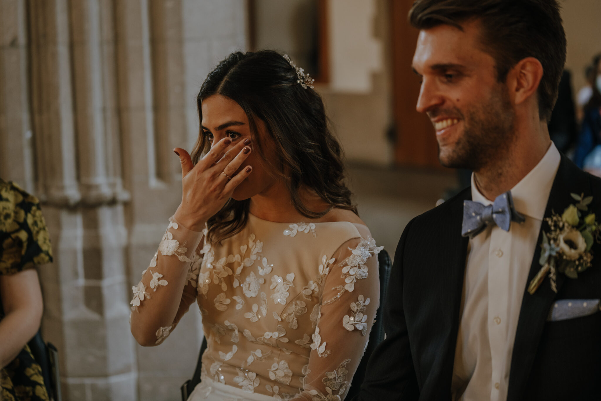 73R06988-3 Freudentränen bei Hochzeit in Rentkammer