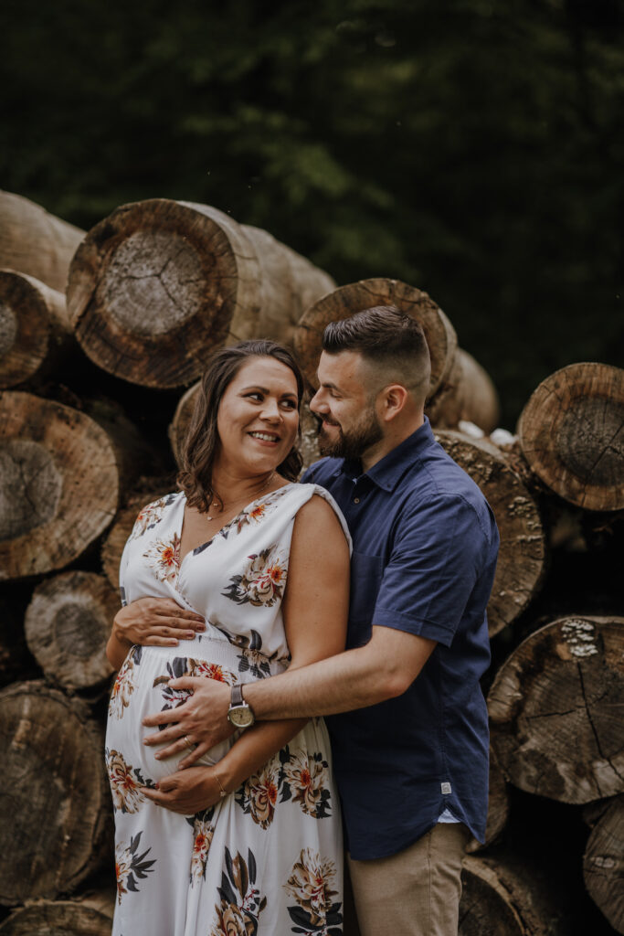 73R00128-2 Outdoor Babybauchshooting mit Partner