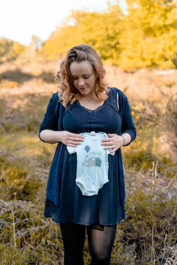 73R07803-126 Kopie Babybauchfoto Wahner Heide