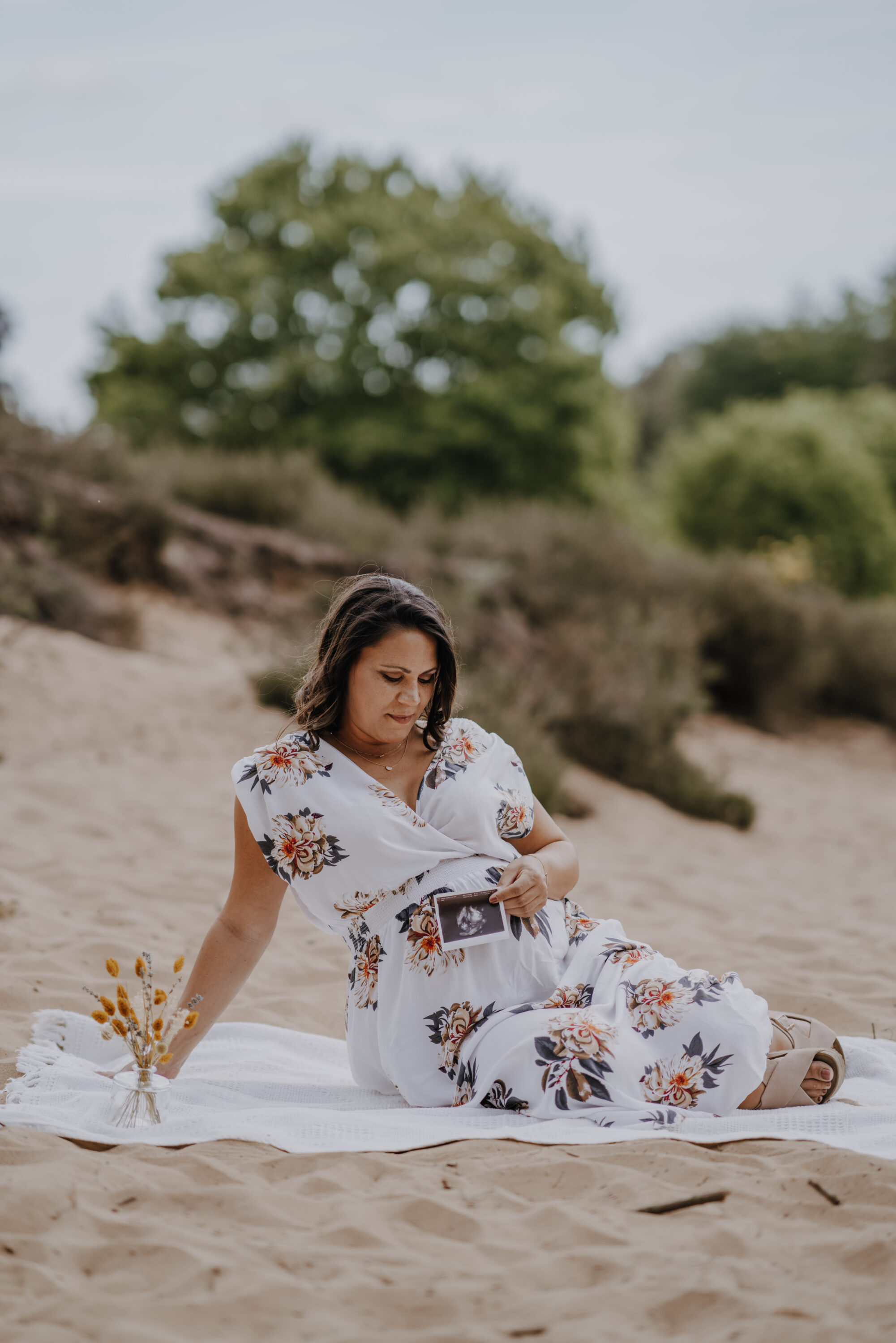 73R09895-2 Outdoor Babybauch Shooting mit Ultraschallbild